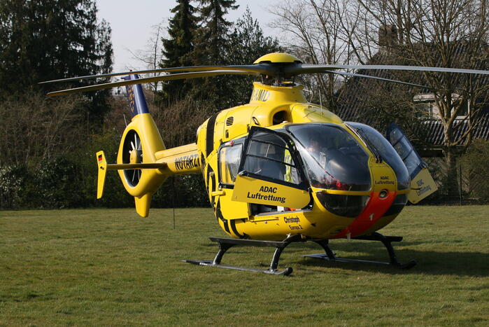Duitse traumahelikopter landt in woonwijk