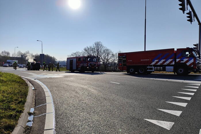 Autohoogwerker gaat in vlammen op