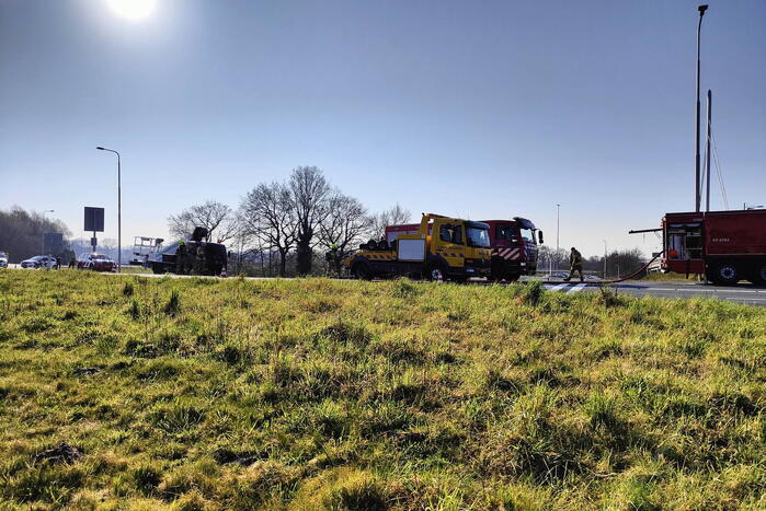 Autohoogwerker gaat in vlammen op