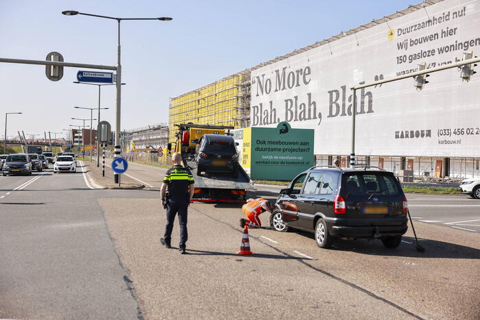 Twee auto's betrokken bij botsing in Nieuwland