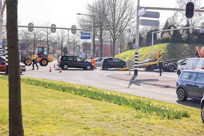 Twee auto's betrokken bij botsing in Nieuwland