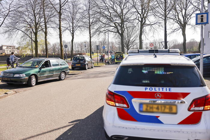 Fietsster en automobilist botsen bij Park Schothorst