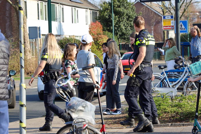Massale zoekactie van politie in de wijk Overhees