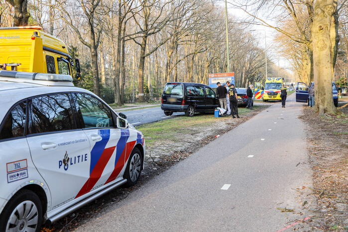 Bestuurder van bestelbus botst op voorganger