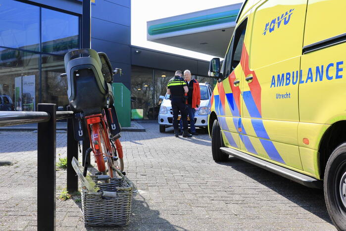 Overstekende fietser aangereden op beruchte rotonde
