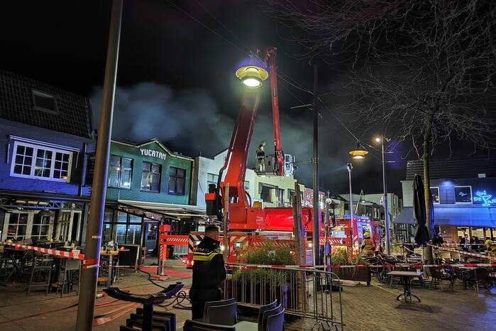 Grote brand boven cafe Railroad