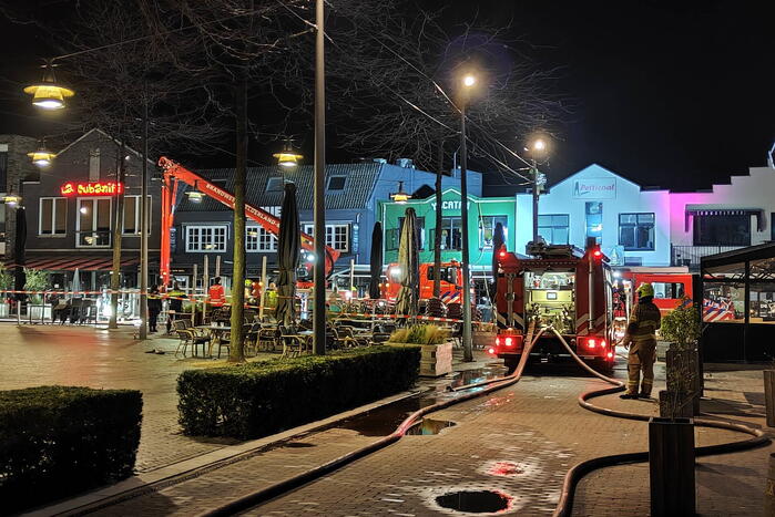 Grote brand boven cafe Railroad