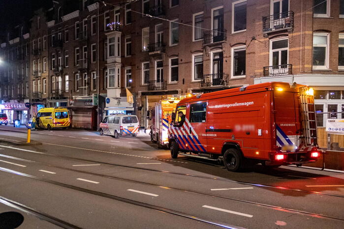 Persoon komt te water in gracht