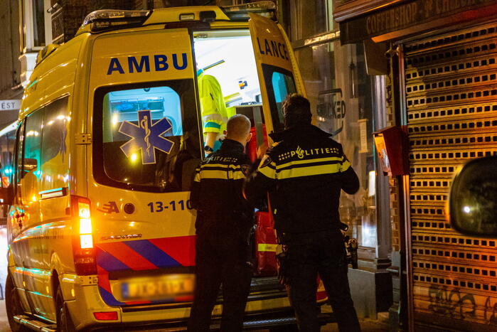 Persoon komt te water in gracht