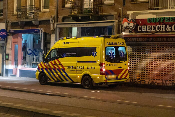 Persoon komt te water in gracht