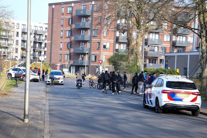 Enorme vechtpartij op middelbare school Het Element