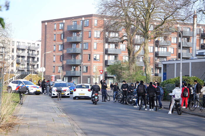Enorme vechtpartij op middelbare school Het Element
