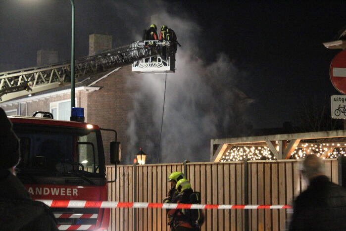 Flinke rookontwikkeling vanwege brand in schuur