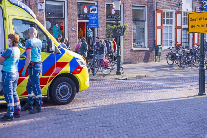 Fietsster loopt botbreuken op bij aanrijding