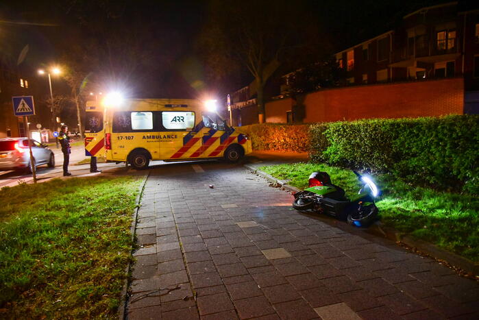 Twee personen gaan onderuit met Go Sharing-deelscooter