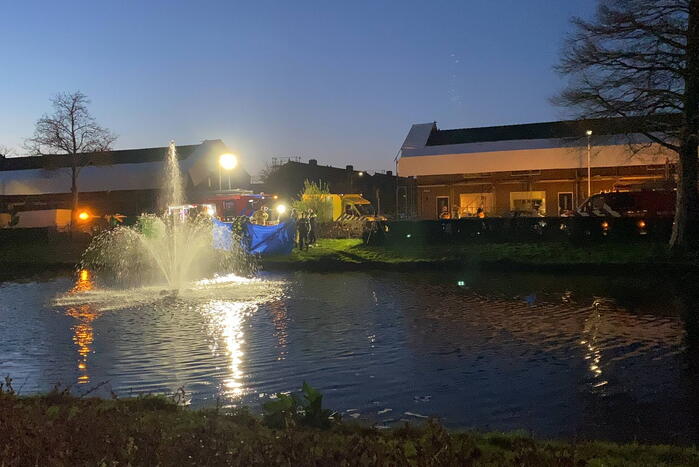 Kind (3) overleden na te water raken in vijver