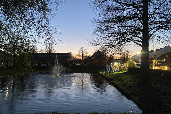 Kind (3) overleden na te water raken in vijver