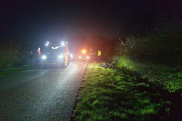 Twee fietsers komen met elkaar in botsing