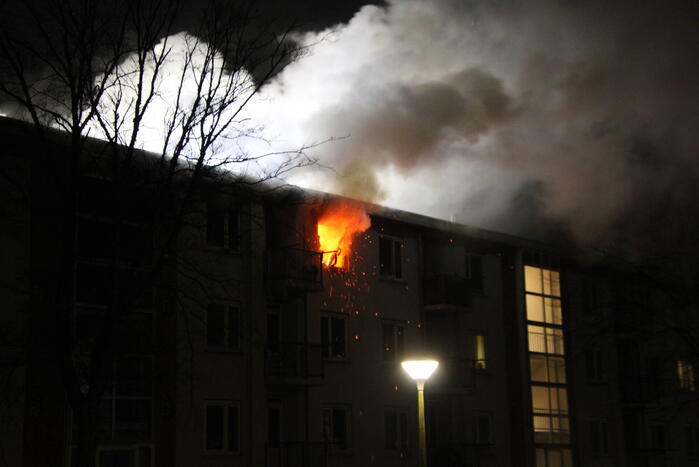 Gewonde bij uitslaande brand in flat