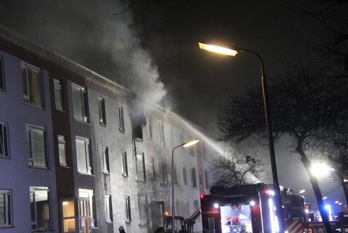 Gewonde bij uitslaande brand in flat