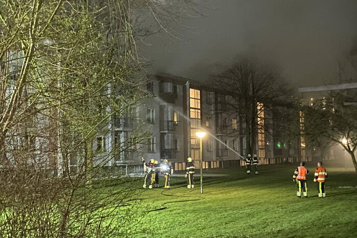 Gewonde bij uitslaande brand in flat