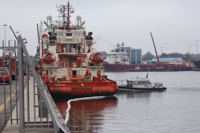 Brandstoflekkage van Offshore Supply Ship