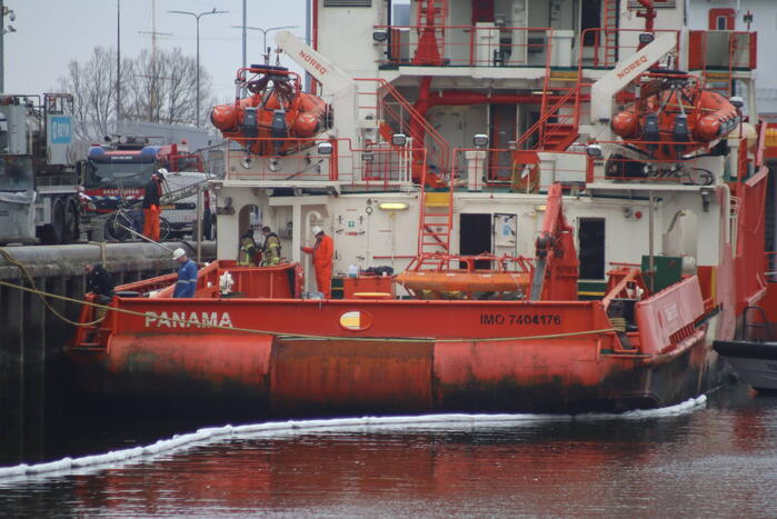 Brandstoflekkage van Offshore Supply Ship