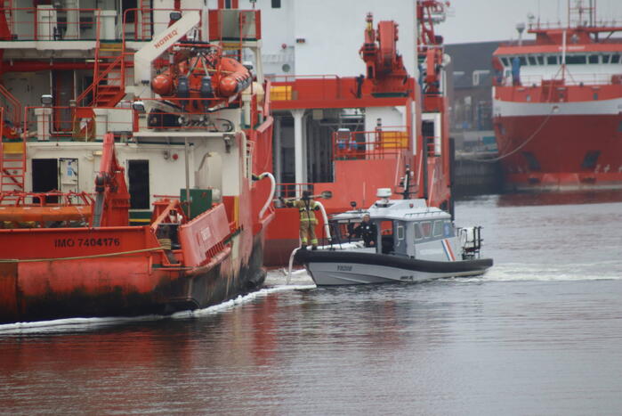 Brandstoflekkage van Offshore Supply Ship