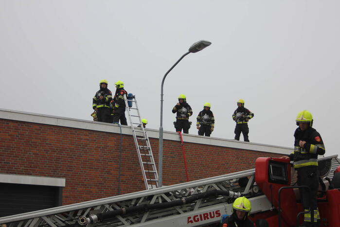Zeer grote brand in bedrijfspand
