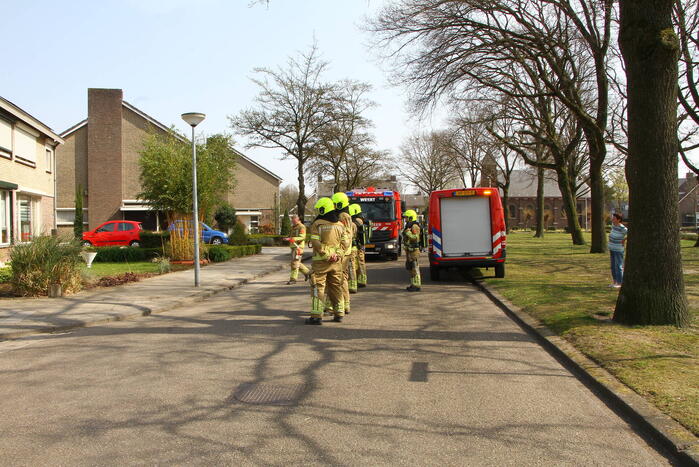 Brandweer doet onderzoek naar gaslucht