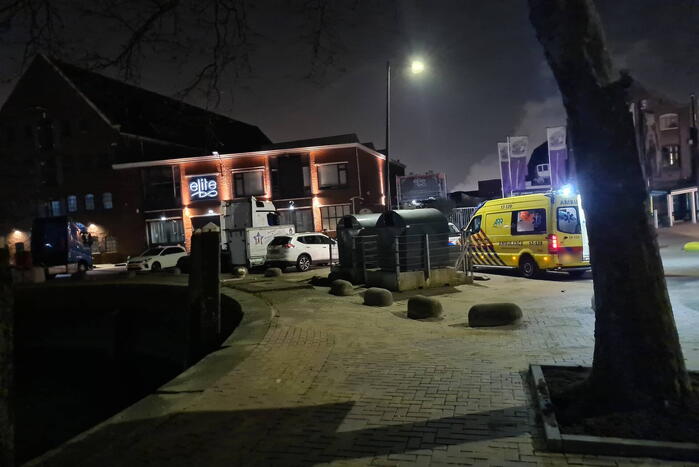 Persoon valt in water Koningin Wilhelminahaven