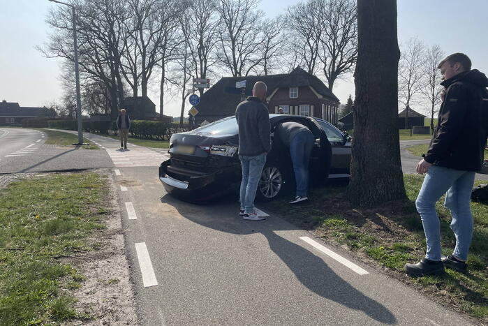 Brommer aangereden door auto