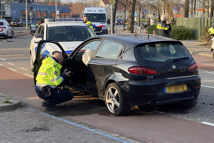 Politie ramt auto na achtervolging
