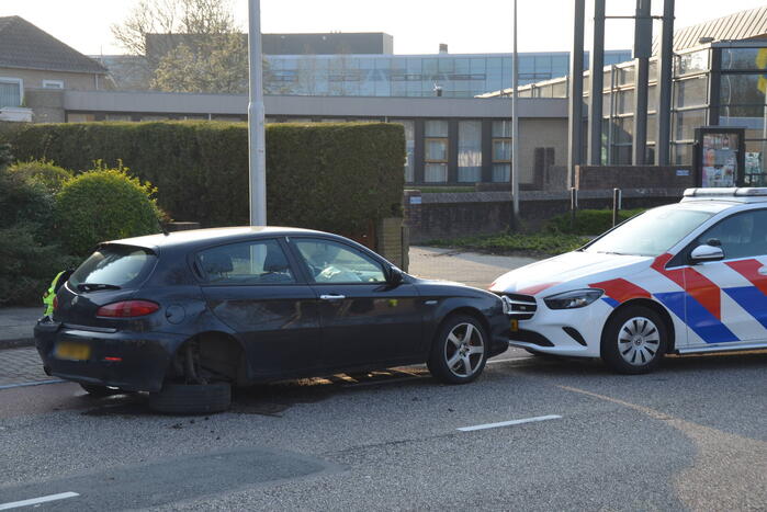 Politie ramt auto na achtervolging