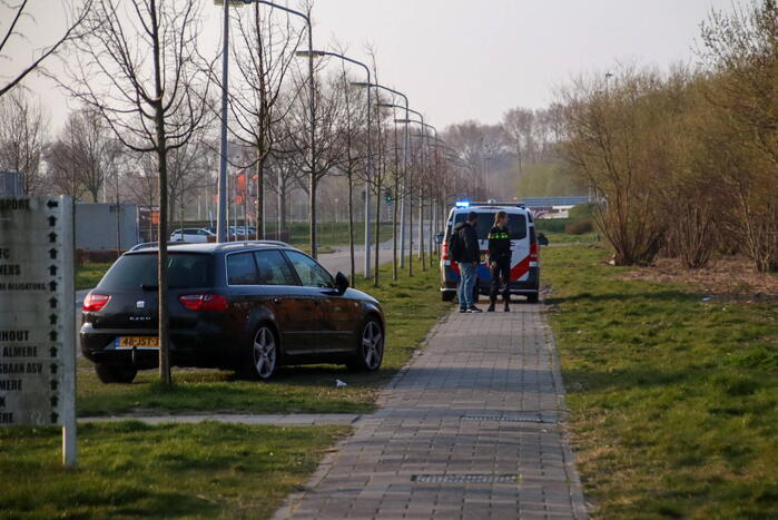 Politie doet onderzoek naar steekpartij op straat