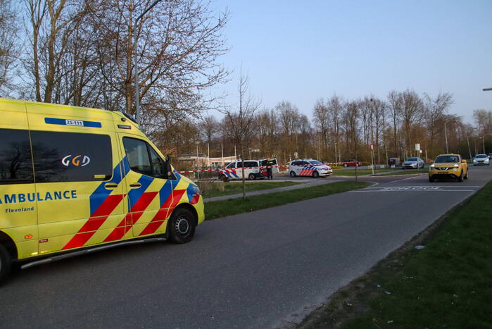Politie doet onderzoek naar steekpartij op straat