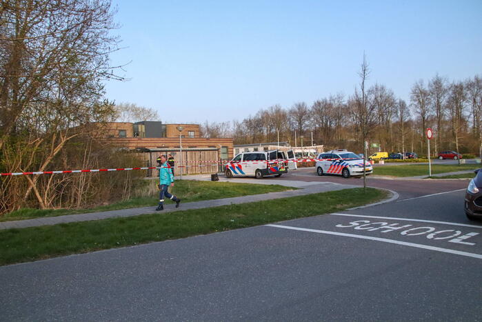 Politie doet onderzoek naar steekpartij op straat