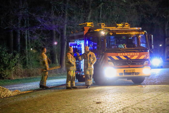 Broei in stapel houtsnippers zorgt voor brandweerinzet