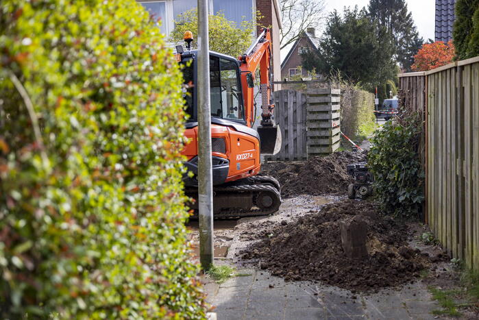 Modderpoel na waterleidingbreuk