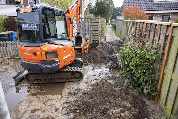 Modderpoel na waterleidingbreuk