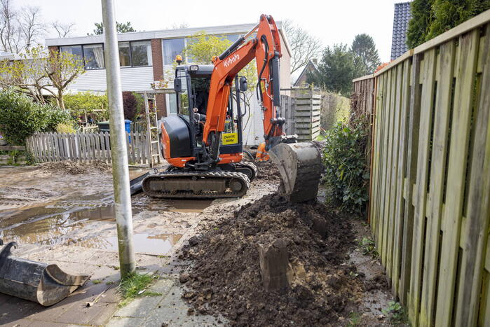 Modderpoel na waterleidingbreuk