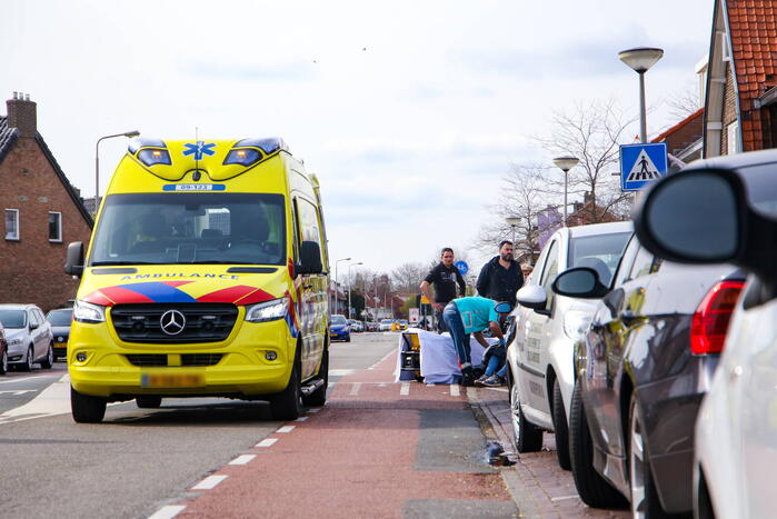 Vrouw gewond bij mogelijke aanrijding