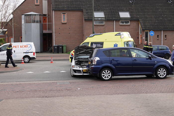 Automobiliste gewond bij aanrijding met andere auto