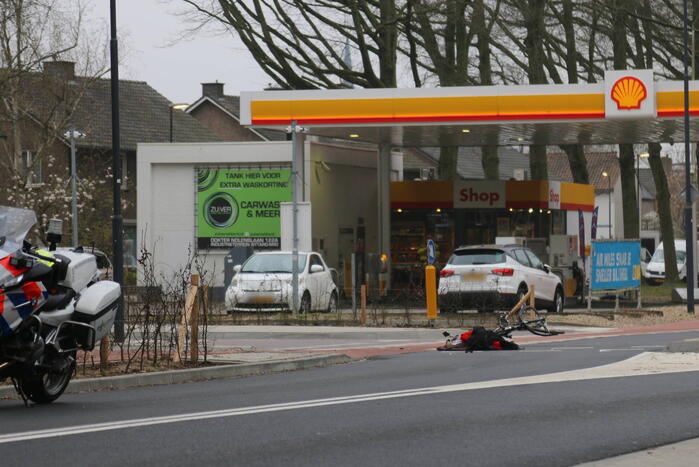 Fietser ernstig gewond door botsing met vrachtwagen