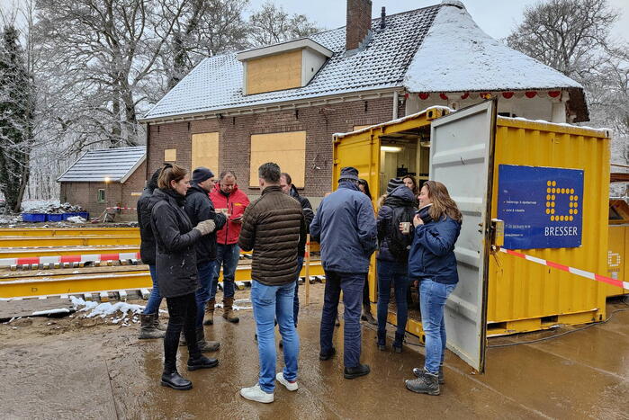 Verplaatsing monumentaal theehuis in volle gang
