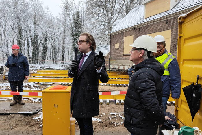 Verplaatsing monumentaal theehuis in volle gang