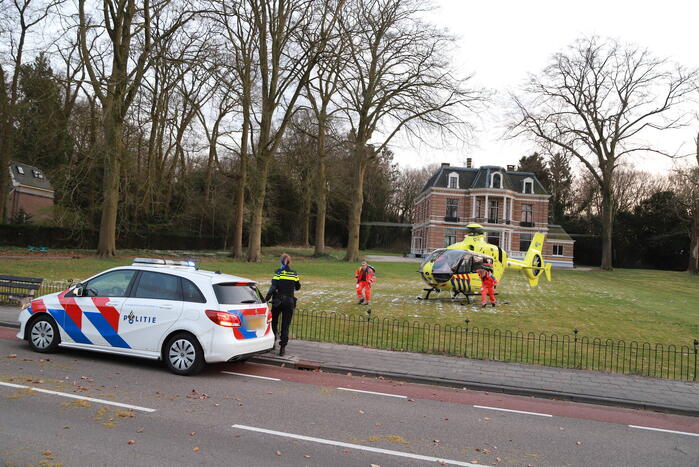 Traumahelikoper landt in voortuin van villa