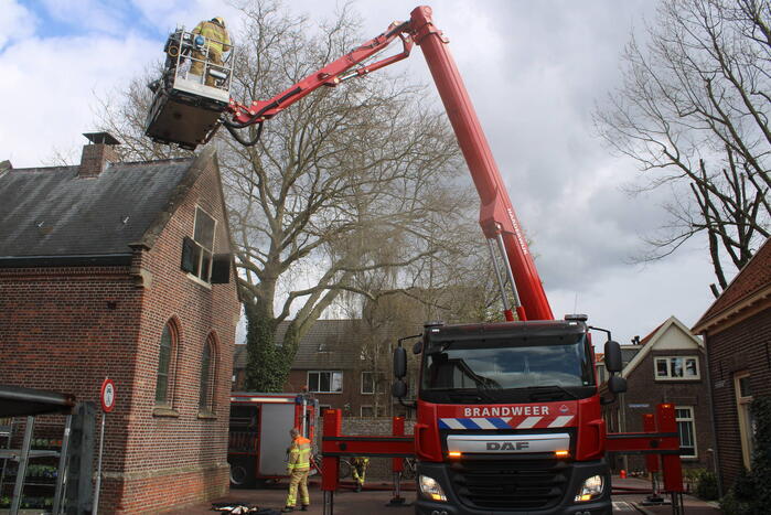 Brand in kerk zorgt voor veel rookontwikkelingen