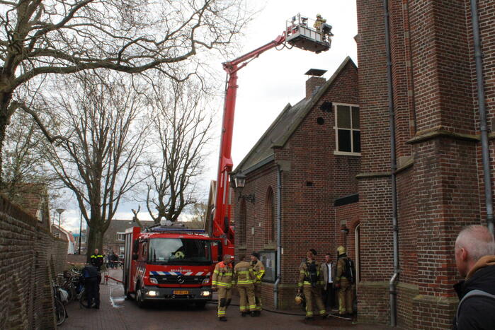 Brand in kerk zorgt voor veel rookontwikkelingen