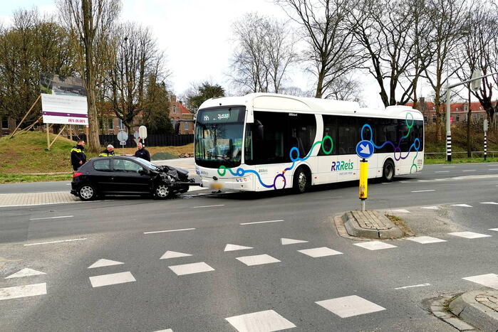 Aanrijding met stadsbus